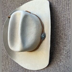 idyllwind hat W/ Silver Tone turquoise Leather concho RARE Women’s USA Made